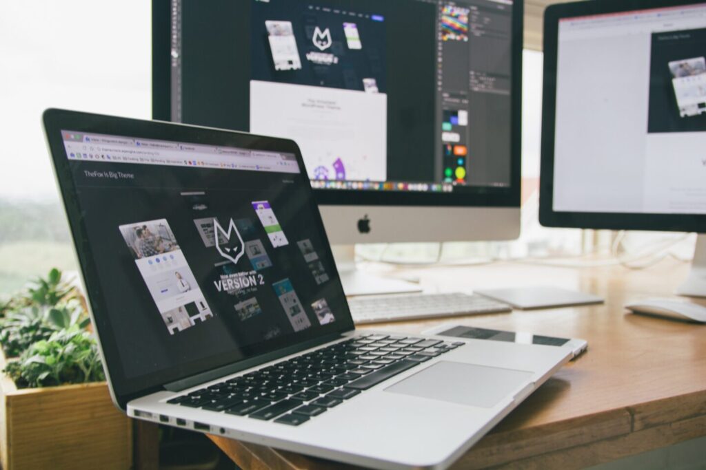 Using a laptop to design a dynamic landing page